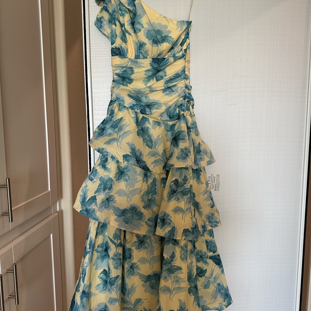Selfie Leslie Yellow One-Shoulder Tiered Floral Dress with Blue Flowers